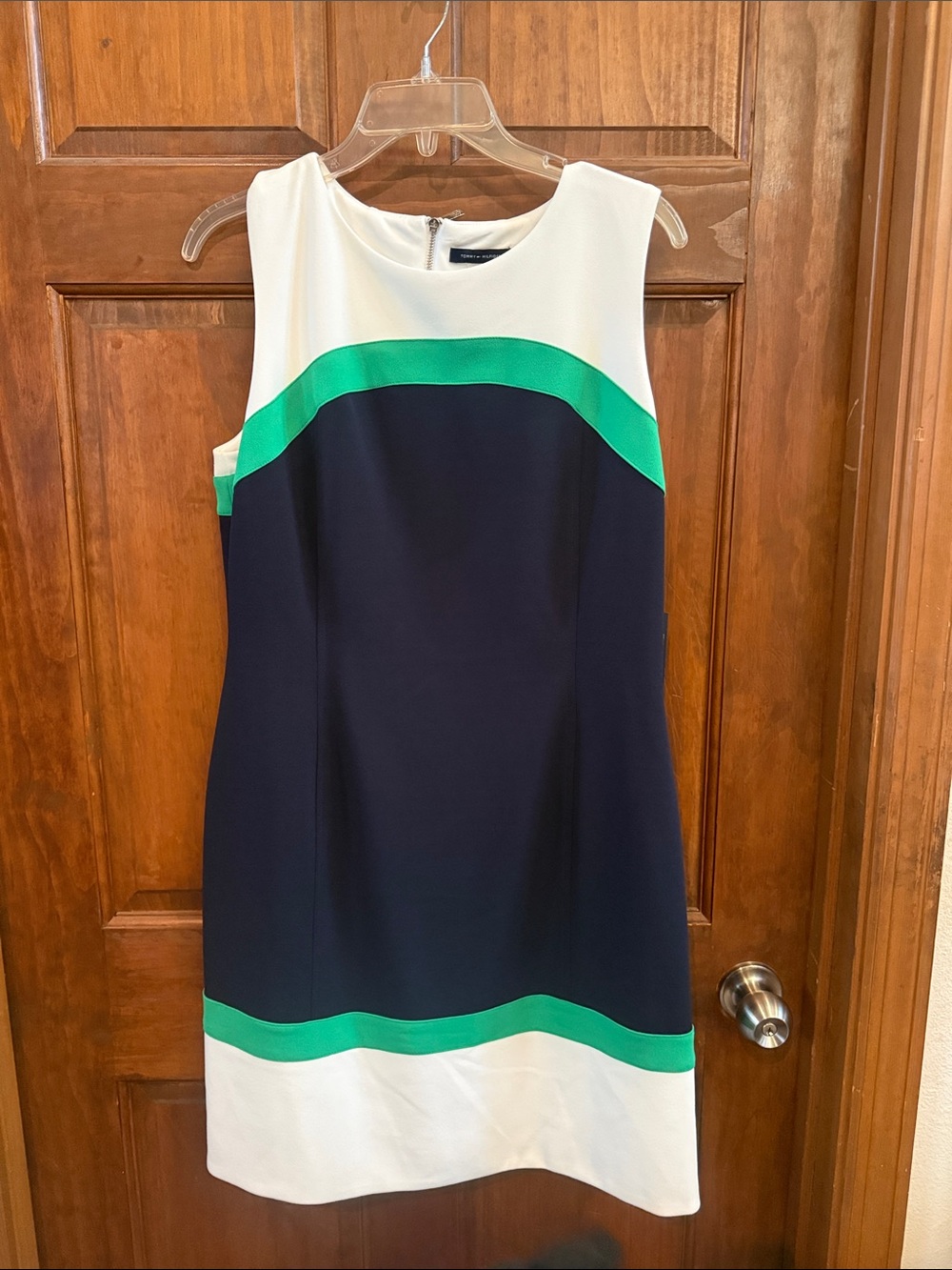 Sleeveless Colorblock Tommy Hilfiger Shift Dress in Navy, White & Green - Picture 2 of 8
